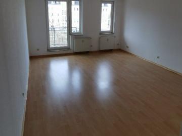 2 Zimmer Wohnung mit Balkon in ruhiger Lage * ab 01.07.2026