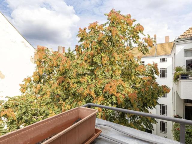 2 Zimmer Wohnung mit Balkon in Westend