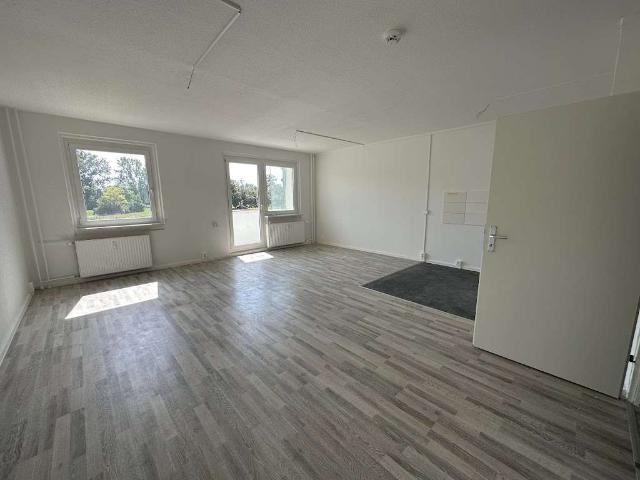 2 Zimmer Wohnung mit Balkon sucht Nachmieter