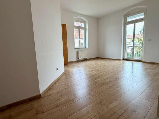 2 Zimmer Wohnung mit Balkon & Wannenbad in Heidenau