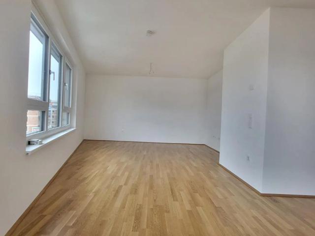 2 Zimmer Wohnung mit Balkon, Top 10