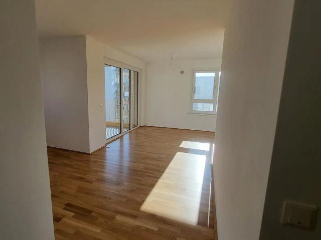 2 Zimmer Wohnung mit Balkon, Top 12