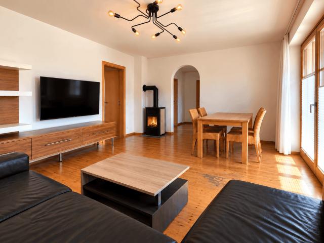 2 Zimmer Wohnung mit Balkon und Bergblick – provisionsfrei von privat