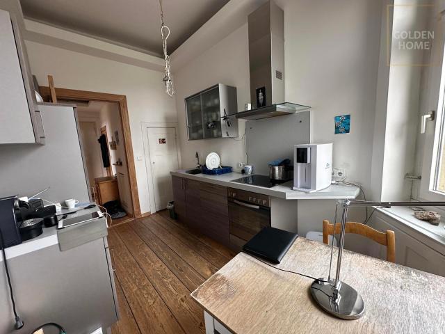2 Zimmer Wohnung mit Balkon und ca. 40 m² Dachgeschossfläche