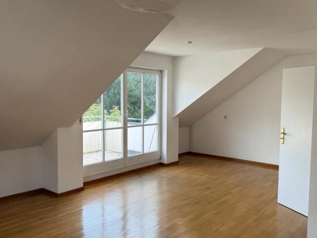 2 Zimmer Wohnung mit Balkon und EBK