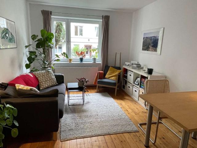2 Zimmer Wohnung mit Balkon und EBK im Erdgeschoss in Hamburg Barmbek Süd