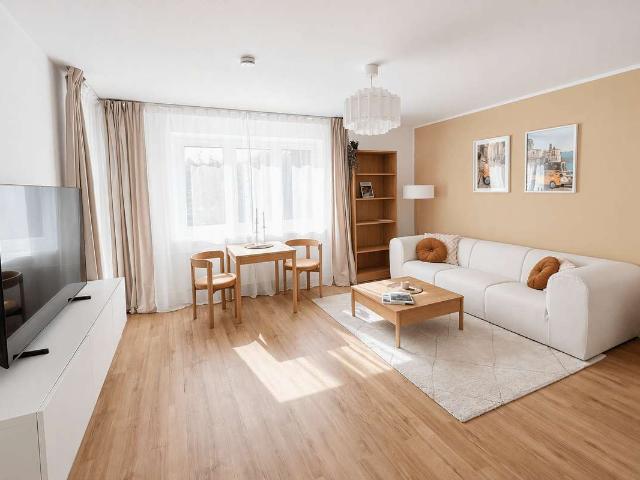 2 Zimmer Wohnung mit Balkon und eigenem Park in Lichterfelde West provisionsfrei