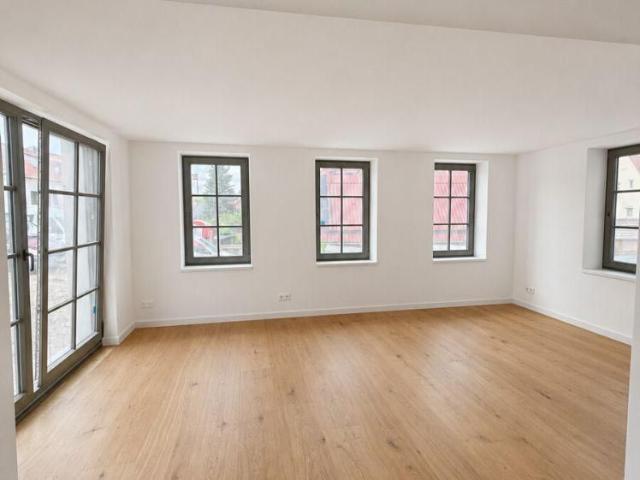 2 Zimmer Wohnung mit Balkon und Küche Erstbezug