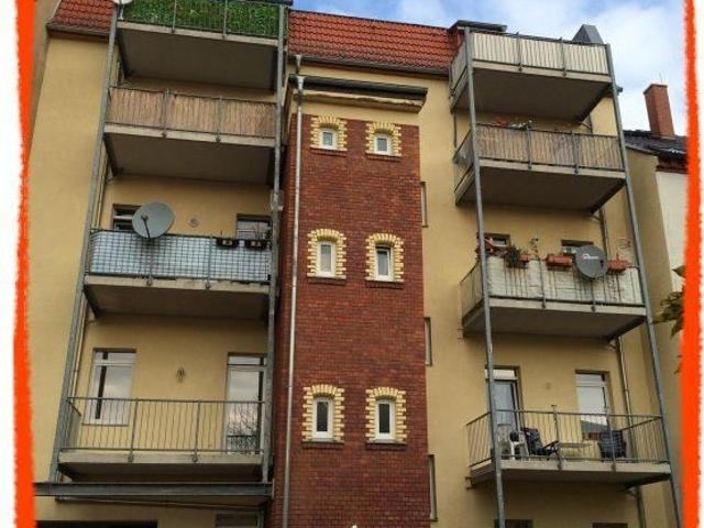 2 Zimmer Wohnung mit BALKON und LAMINAT zu vermieten!