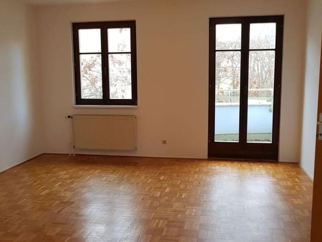 2 Zimmer Wohnung mit Balkon und Loggia in Uni Nähe Provisionsfrei!