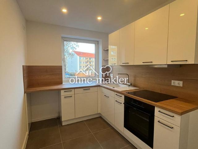 2 Zimmer Wohnung mit Einbauküche und Balkon Frisch saniert