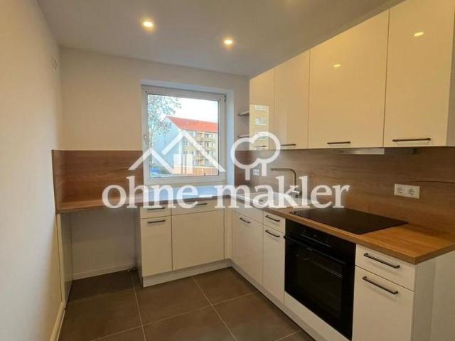 2 Zimmer Wohnung mit Einbauküche und Balkon Frisch saniert