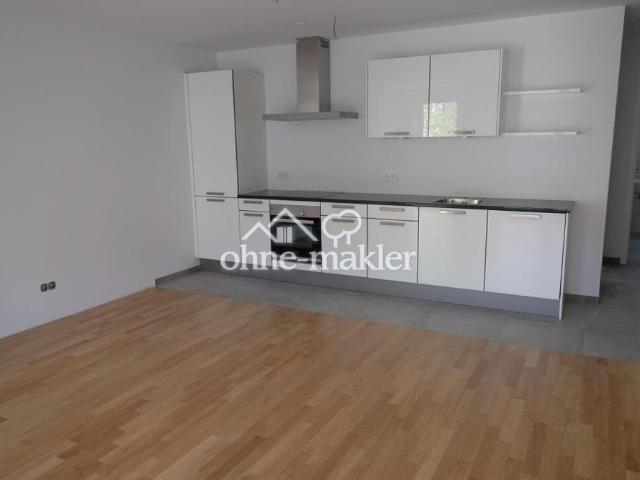 2 Zimmer Wohnung mit Einbauküche und Balkon im Zentrum zu vermieten!
