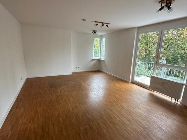 2 Zimmer Wohnung mit Einbauküche und Balkon in Heimfeld