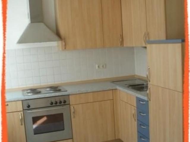 2 Zimmer Wohnung mit EINBAUKÜCHE, Personenaufzug ins 3.OG und Gast WC zu vermieten!