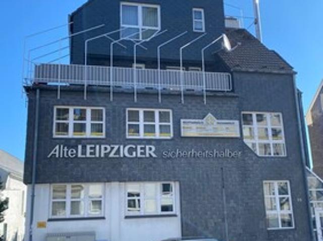 2 Zimmer Wohnung mit Galerie, zwei Balkone, RS Zentrum