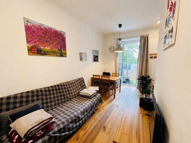 2 Zimmer Wohnung mit Garten in den sonnigen Innenhof!