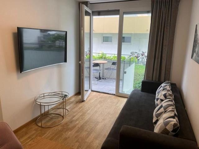 2 Zimmer Wohnung mit Garage, komplett eingerichtet, gratis W Lan