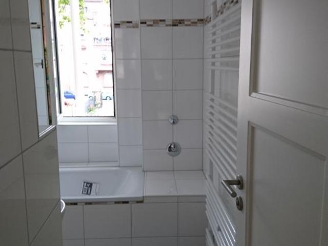 2 Zimmer Wohnung mit großem Balkon