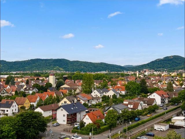 2 Zimmer Wohnung mit großem Sonnen Balkon, tollem Weitblick & TG Stellplatz