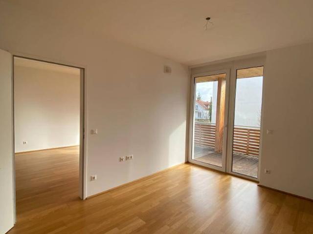 2 Zimmer Wohnung mit großer Loggia