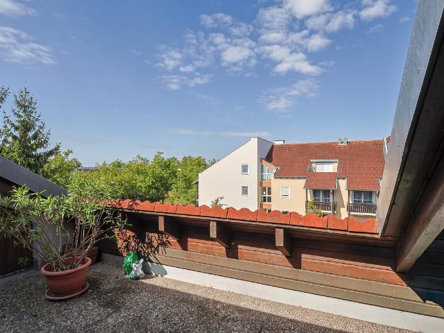 2 Zimmer Wohnung mit großer Loggia in Friedrichshofen