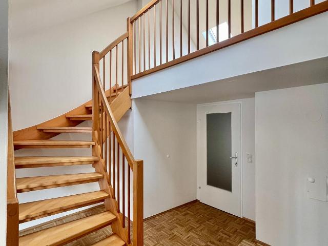 2 Zimmer Wohnung mit grandiosem Galeriezimmer Provisionsfrei!