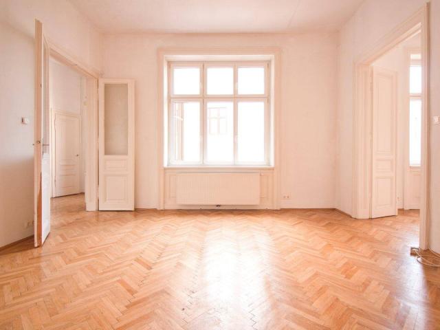 2 Zimmer Wohnung mit herrlichem Altbau Flair | TOP Lage | Balkonanbau möglich
