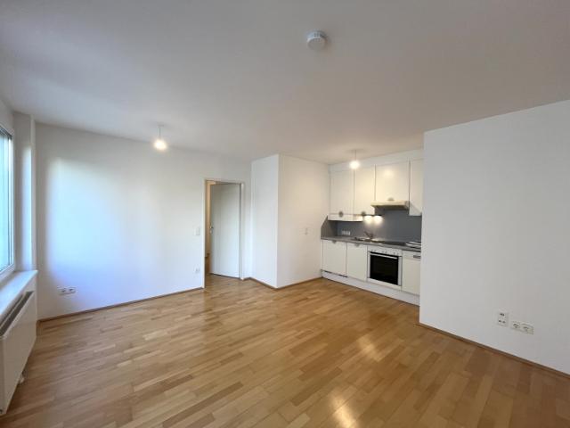 2 Zimmer Wohnung mit hofseitigem Balkon in bester Lage 1050 Wien!