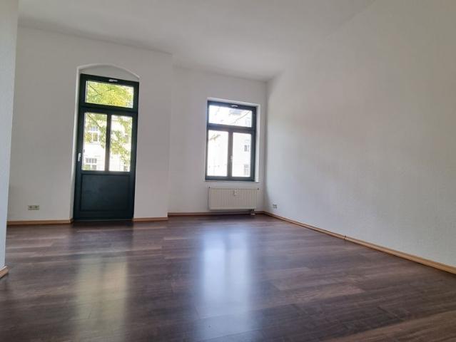 2 Zimmer Wohnung mit kleinem Balkon am Trachenberger Platz