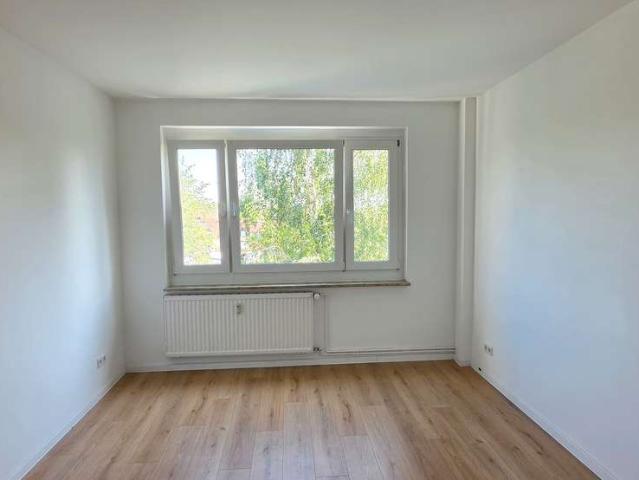 2 Zimmer Wohnung mit Küche/Bad/Flur + Umzugsbonus