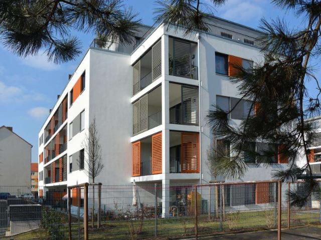 2 Zimmer Wohnung mit Loggia im 1. Stock und Aufzug