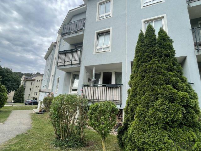 2 Zimmer Wohnung mit Loggia & Stellplatz in begehrter Lage