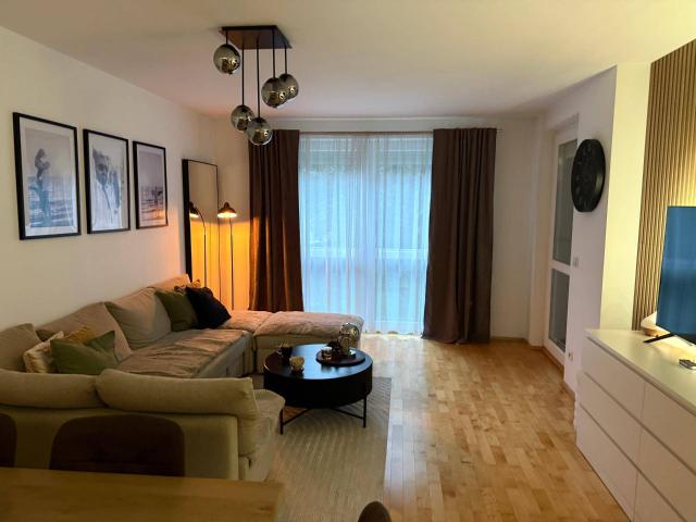 2 Zimmer Wohnung mit Loggia und Tiefgaragenstellplatz ab Dezember