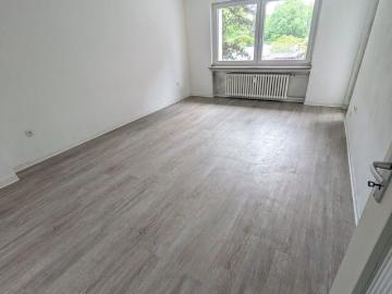 2 Zimmer Wohnung mit modernem Bad und Balkon