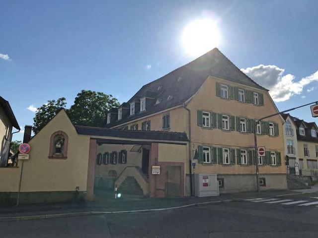 2 Zimmer Wohnung mit neuwertiger EBK + saniertem Tageslichtbad zentral in Ubstadt