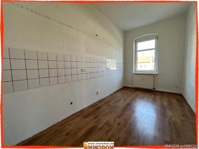 2 Zimmer Wohnung mit EINBAUKÜCHE und schönem Bad in Wilkau Hasslau preiswert zu vermieten!