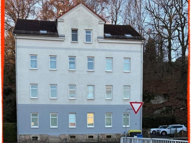 2 Zimmer Wohnung mit schönem Bad in Wilkau Hasslau, helle Räume, preiswert zu vermieten!