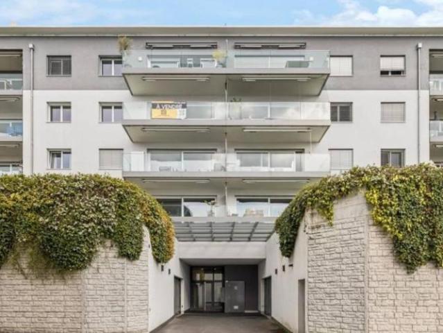 2 Zimmer Wohnung mit Seeblick und ausgezeichneter Lage