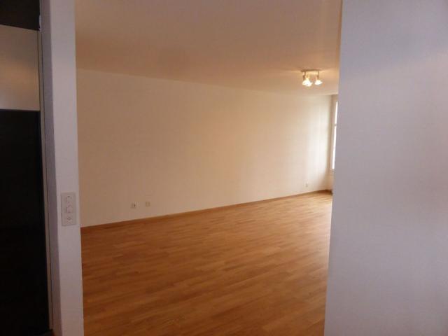 2 Zimmer Wohnung mitten in der Stadt befristet bis 31.03.2027