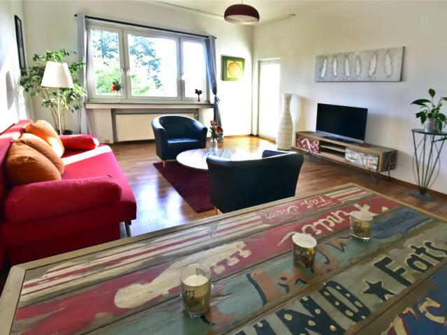 2 Zimmer Wohnung möbliert am Rhein