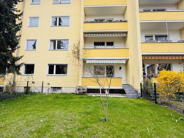 2 Zimmer Wohnung, moderniesiert, separate Küche, Garten, Parkplatz, ohne Provision, frei