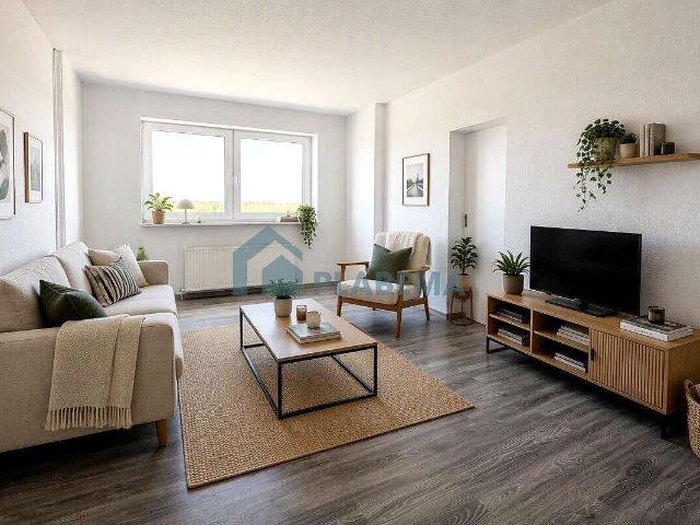 2 Zimmer Wohnung, modernisiert, mit Einbauküche, Gemeinschaftsgrundstück & gratis Parkplatz
