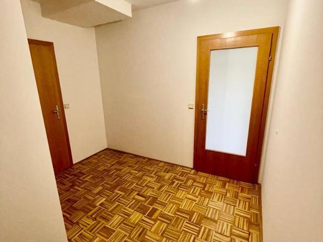 Sanierte 2 Zimmer Wohnung in der Nähe vom Citypark Provisionsfrei!