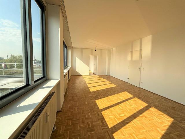 2 Zimmer Wohnung Nähe Südbahnhofmarkt!