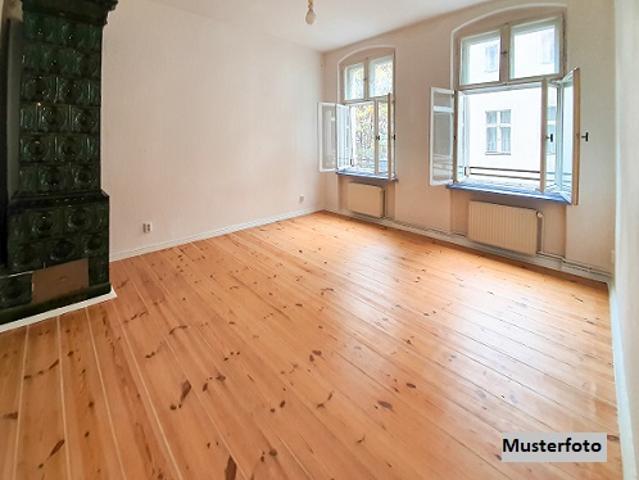 2 Zimmer Wohnung nebst Balkon + provisionsfrei