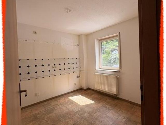 2 Zimmer Wohnung, neu renoviert, in Aue/Erzgebirge sofort zu vermieten!