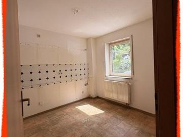 2 Zimmer Wohnung, neu renoviert, in Aue/Erzgebirge sofort zu vermieten!