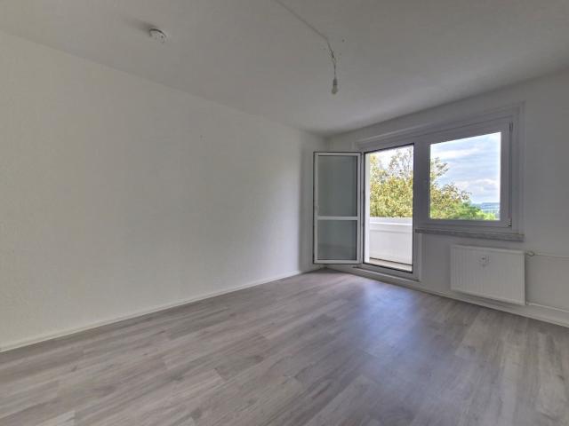 2 Zimmer Wohnung auf der Marie Tilch Straße mit Balkon im guten Zustand