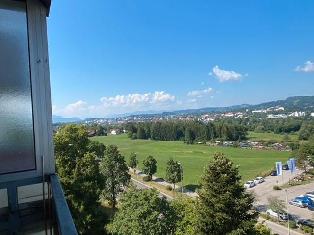2 Zimmer Wohnung, Balkon, Bergblick, überdachter Stellplatz